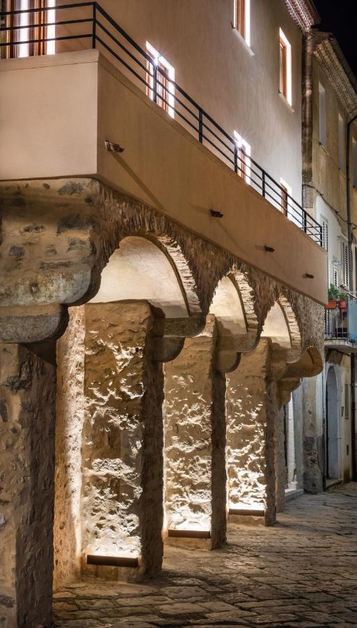 I Vicoli Exclusive Apartments Fondi Luaran gambar