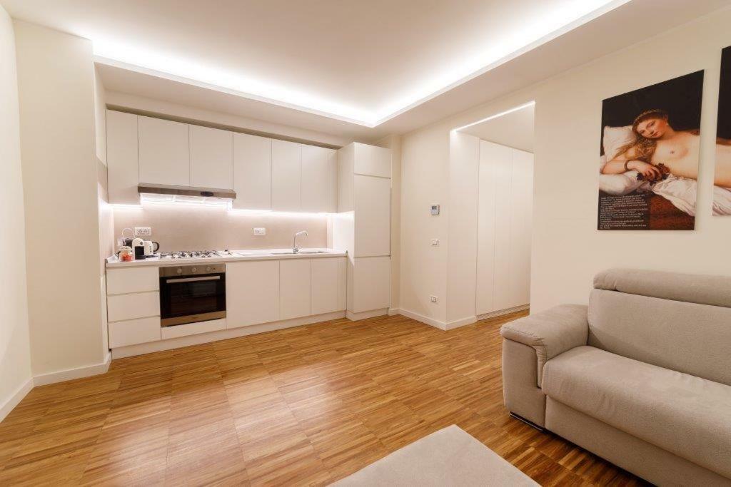 I Vicoli Exclusive Apartments Fondi Luaran gambar